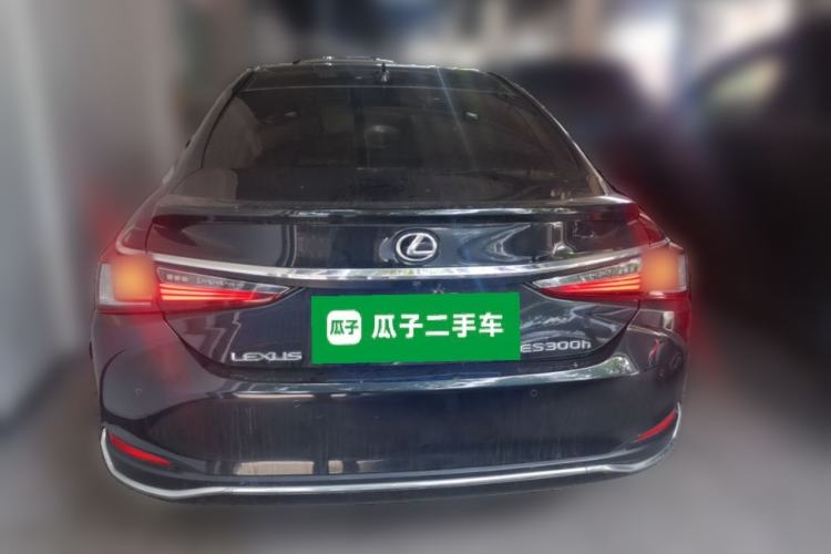 Used Lexus ES 2022 300h Excellence Edition Rear