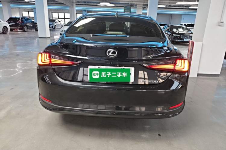 Used Lexus ES 2022 200 Excellence Edition Rear