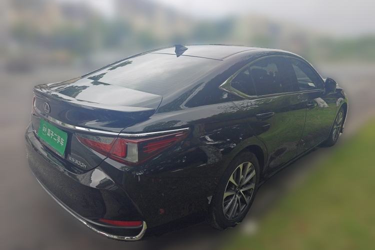 Used Lexus ES 2022 300h Excellence Edition Rear Right 45 Deg