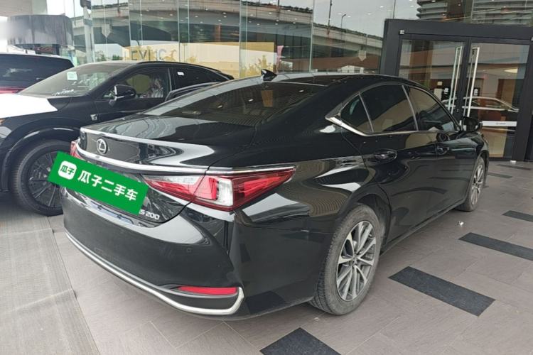 Used Lexus ES 2022 200 Excellence Edition Rear Right 45 Deg