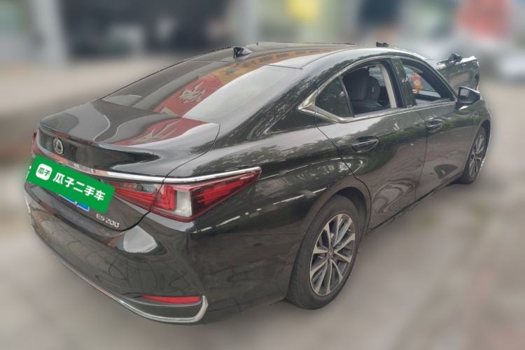 Used Lexus ES 2022 200 Excellence Edition Rear Right 45 Deg