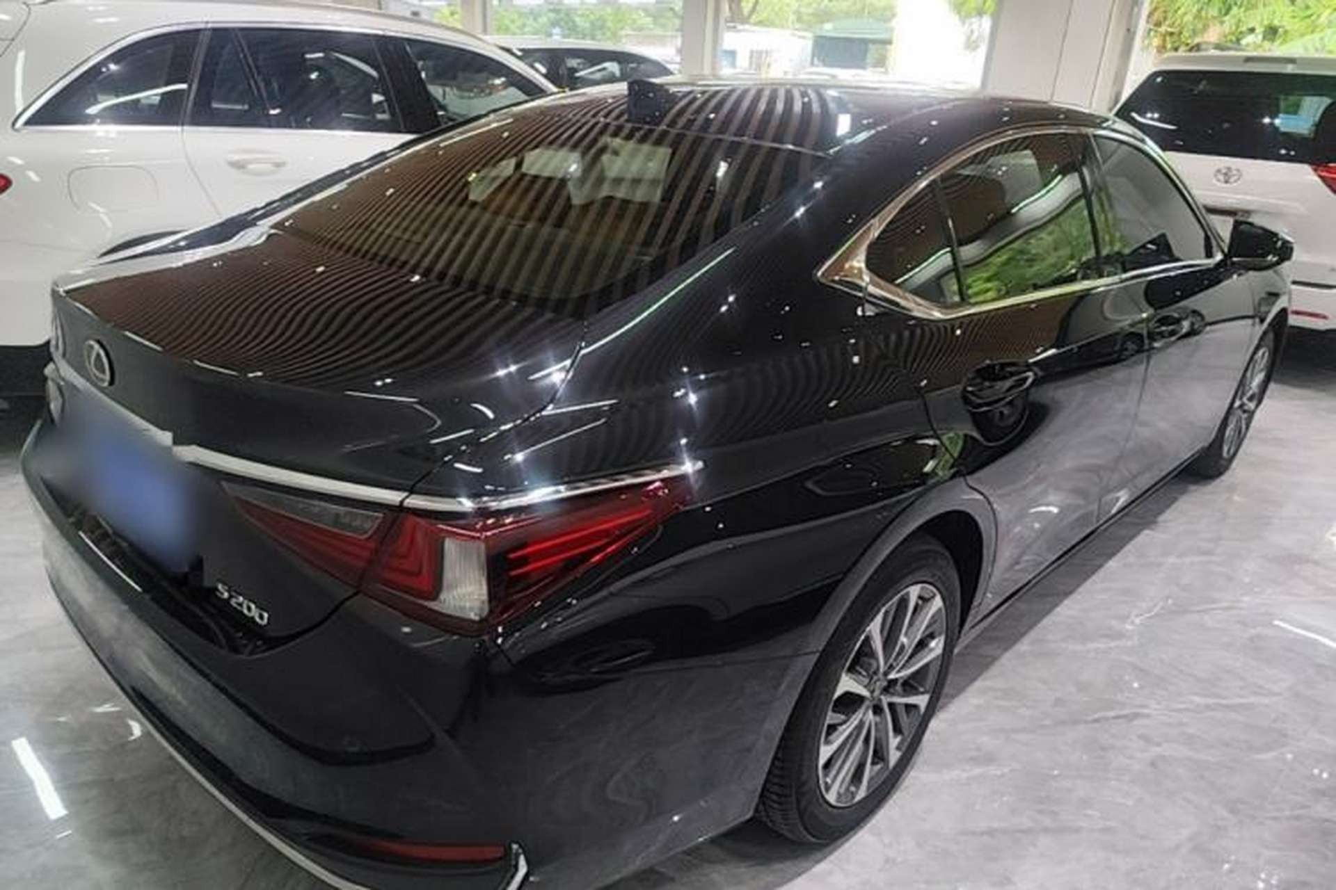 Used Lexus ES 2022 200 Luxury Edition Rear Right 45 Deg