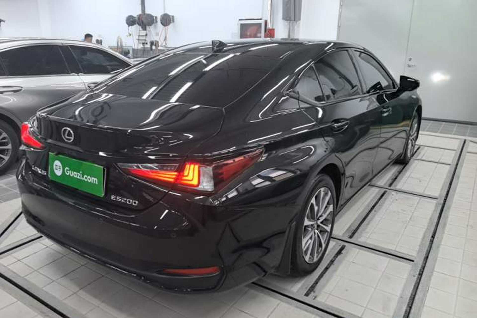 Used Lexus ES 2022 200 Excellence Edition Rear Right 45 Deg
