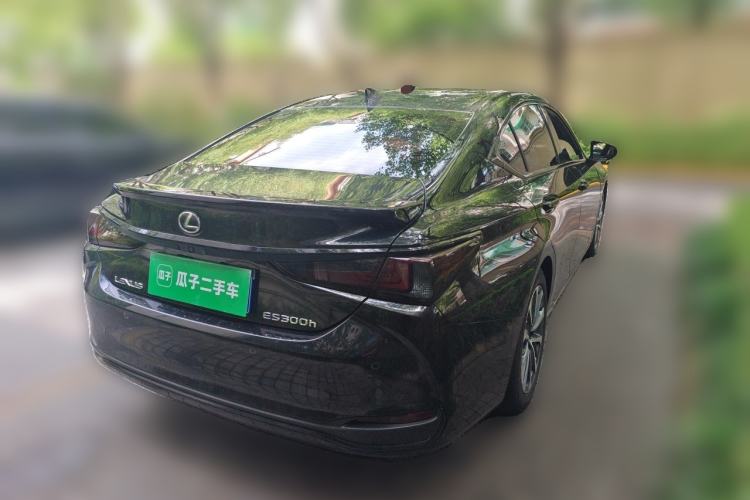 Used Lexus ES 2022 300h Excellence Edition Rear Right 45 Deg