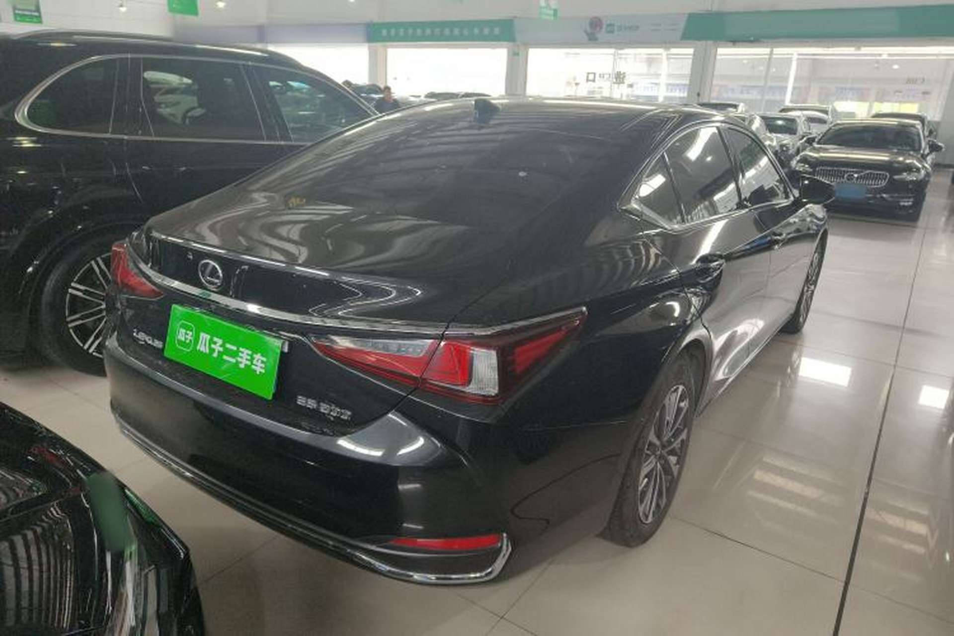 Used Lexus ES 2022 200 Excellence Edition Rear Right 45 Deg