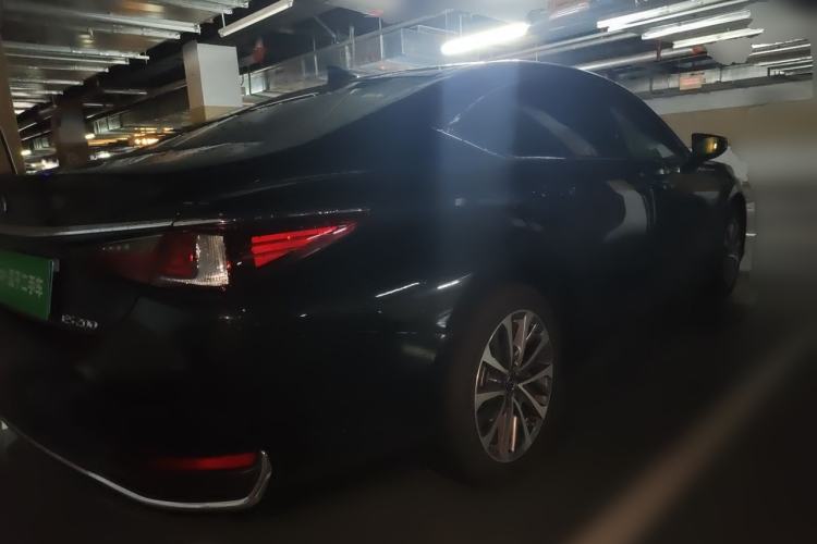 Used Lexus ES 2022 200 Excellence Edition Rear Right 45 Deg