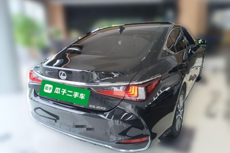 Used Lexus ES 2022 200 Luxury Edition Rear Right 45 Deg