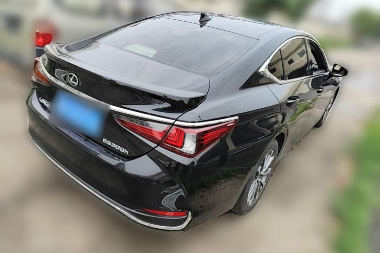 Used Lexus ES 2022 300h Excellence Edition Rear Right 45 Deg