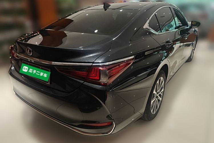 Used Lexus ES 2022 200 Excellence Edition Rear Right 45 Deg