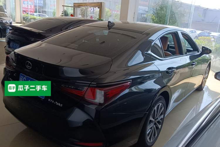 Used Lexus ES 2022 200 Excellence Edition Rear Right 45 Deg
