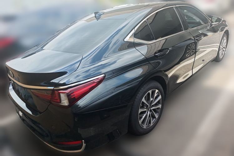Used Lexus ES 2022 200 Excellence Edition Rear Right 45 Deg