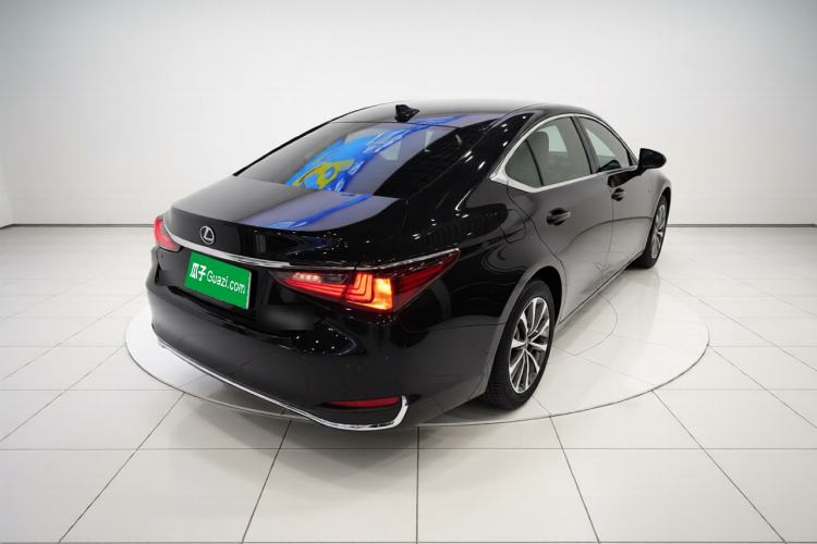Used Lexus ES 2022 200 Excellence Edition Rear Right 45 Deg