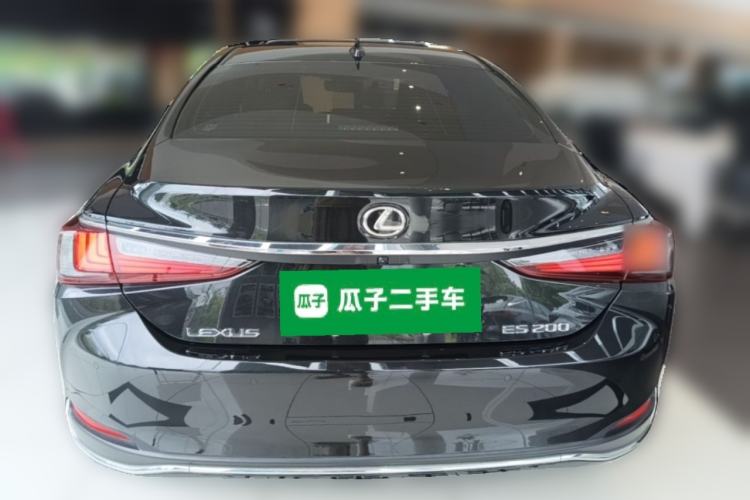 Used Lexus ES 2022 200 Luxury Edition Rear