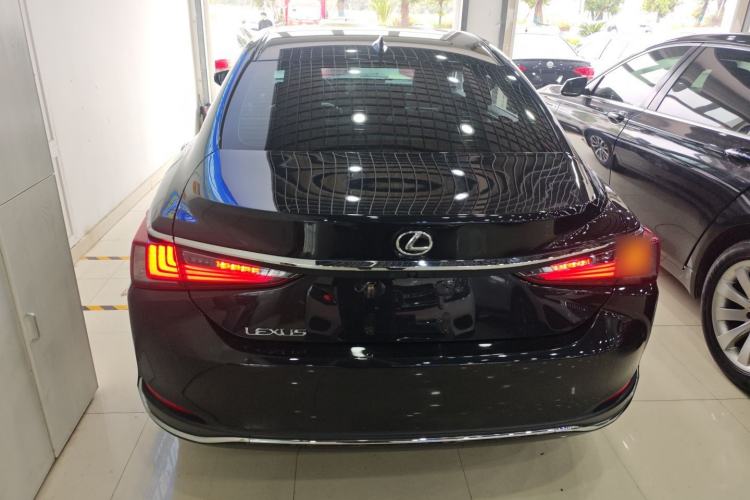 Used Lexus ES 2022 200 Excellence Edition Rear