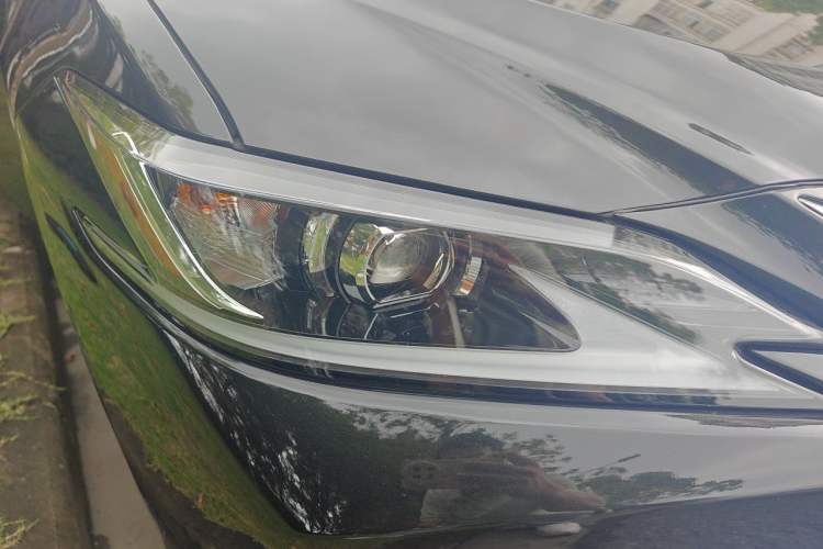 Used Lexus ES 2022 300h Excellence Edition Right Front Headlight