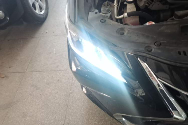 Used Lexus ES 2022 300h Excellence Edition Right Front Headlight