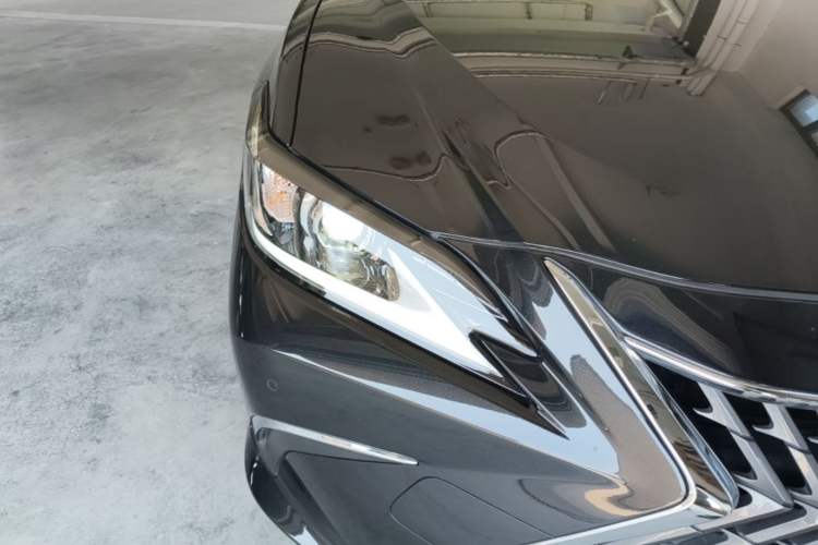 Used Lexus ES 2022 200 Luxury Edition Right Front Headlight
