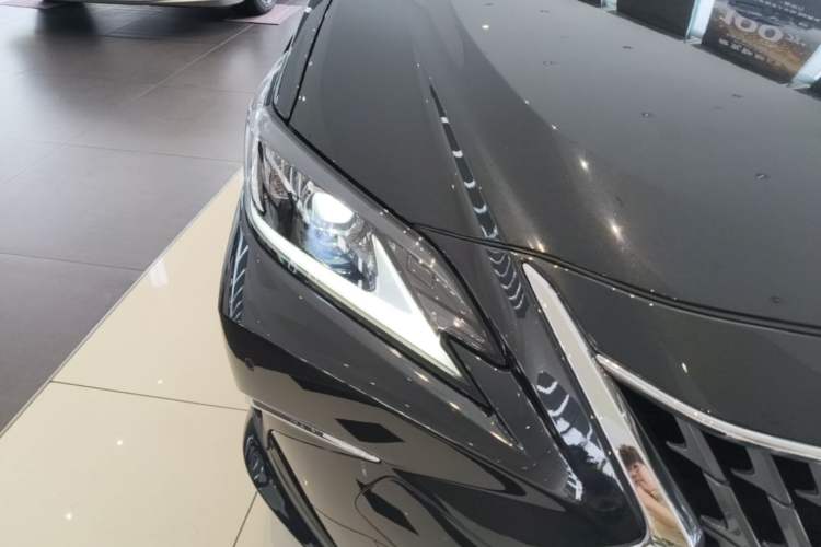 Used Lexus ES 2022 200 Luxury Edition Right Front Headlight