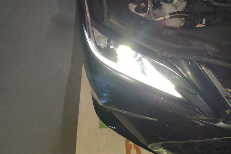Used Lexus ES 2022 300h Excellence Edition Right Front Headlight