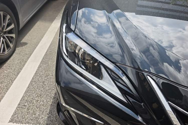 Used Lexus ES 2022 200 Excellence Edition Right Front Headlight