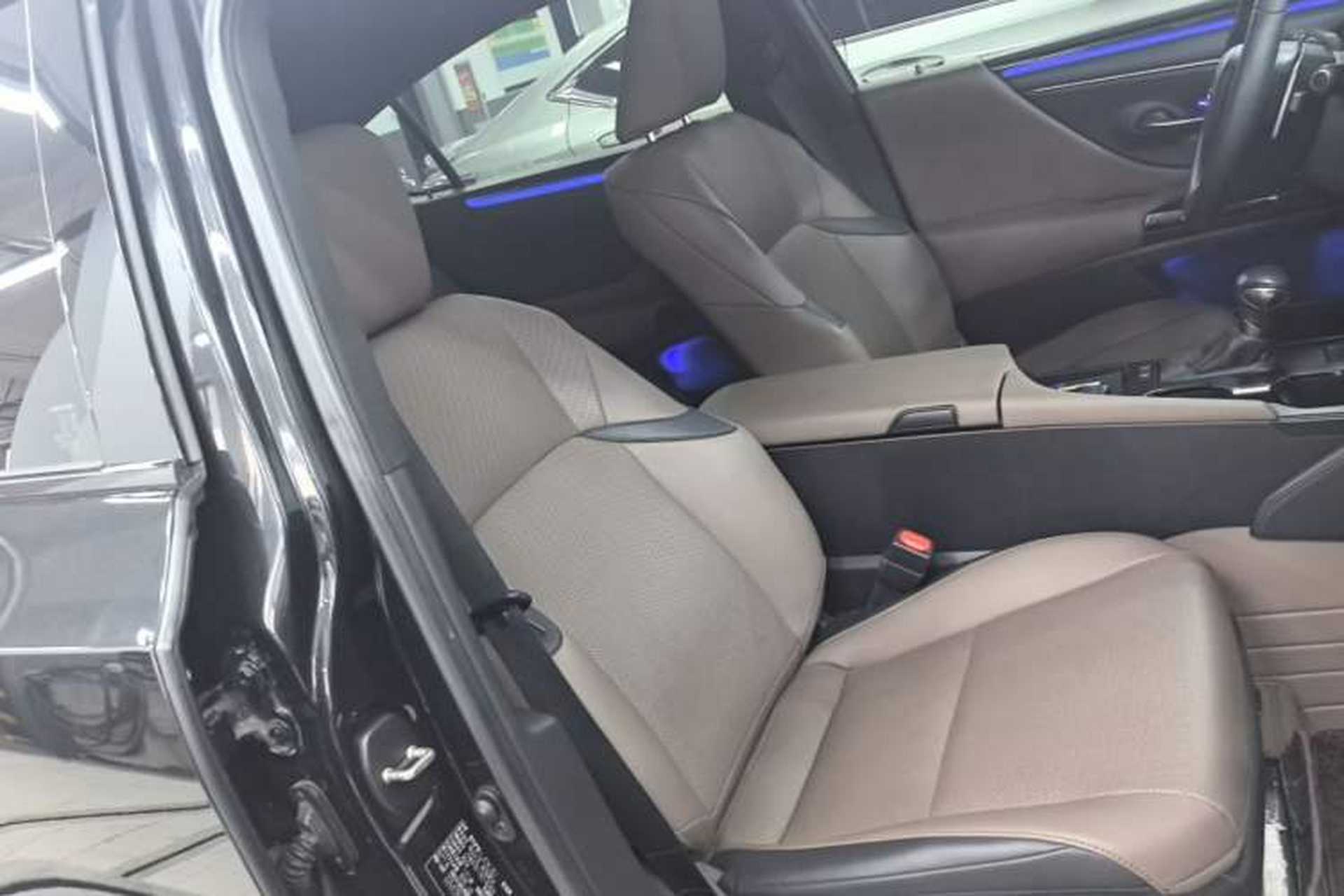 Used Lexus ES 2022 200 Excellence Edition Right Front Seat