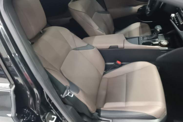 Used Lexus ES 2022 200 Excellence Edition Right Front Seat
