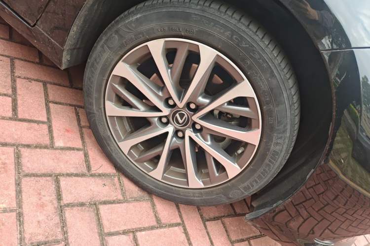 Used Lexus ES 2022 200 Excellence Edition Right Front Wheel Hub