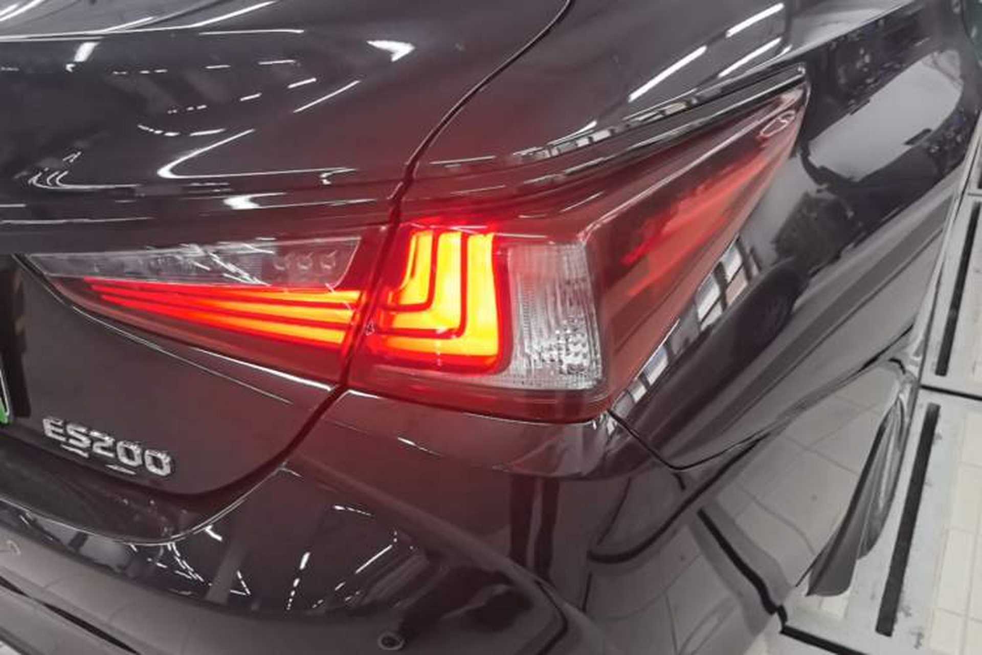 Used Lexus ES 2022 200 Excellence Edition Right Rear Taillight