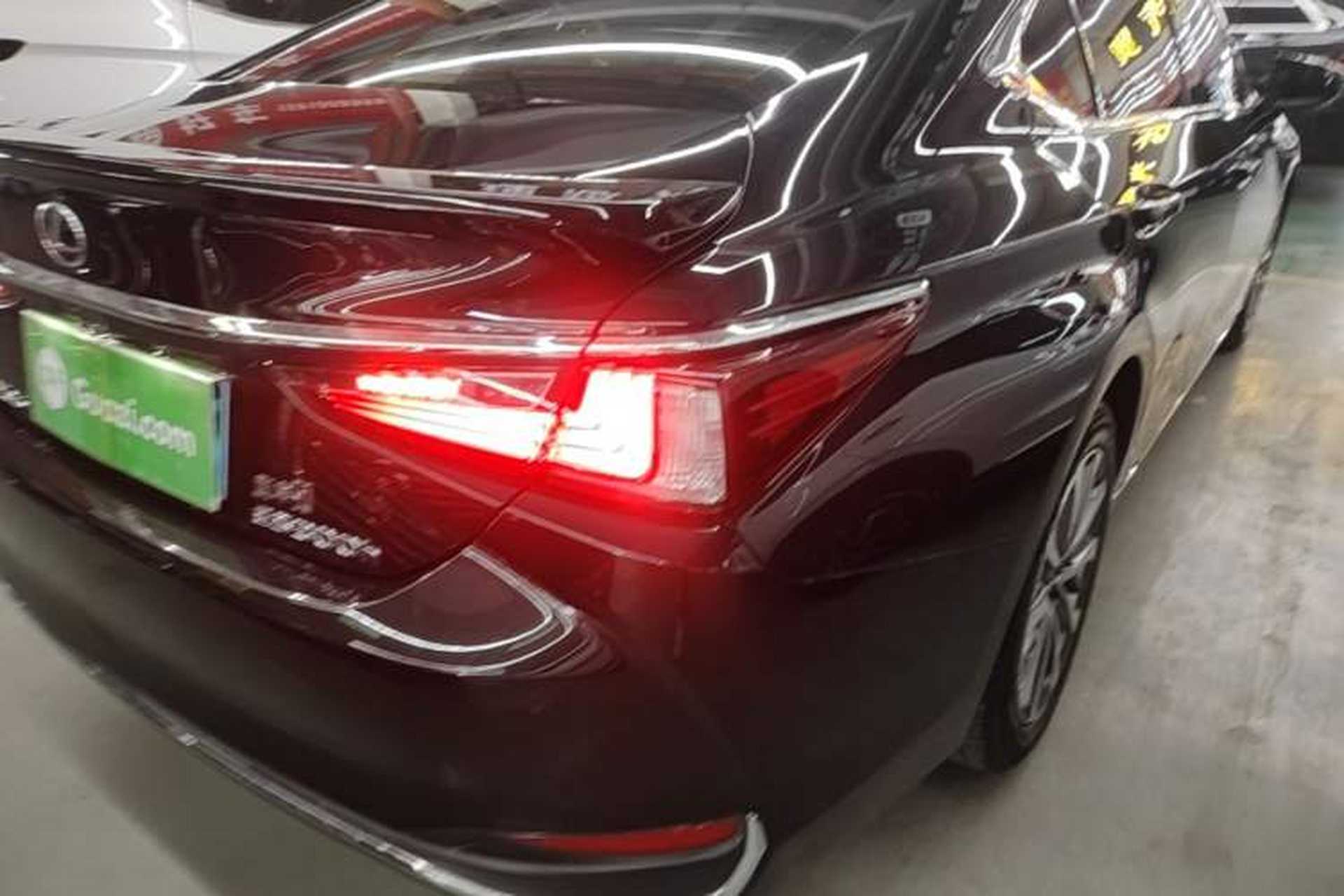 Used Lexus ES 2022 300h Excellence Edition Right Rear Taillight