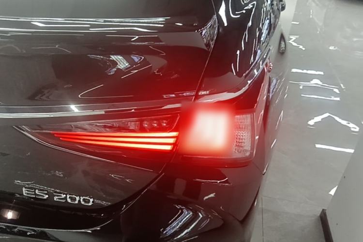 Used Lexus ES 2022 200 Excellence Edition Right Rear Taillight