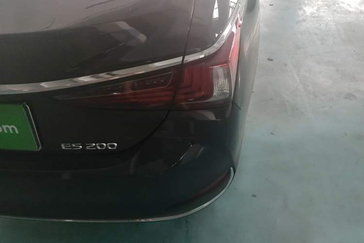 Used Lexus ES 2022 200 Excellence Edition Right Rear Taillight