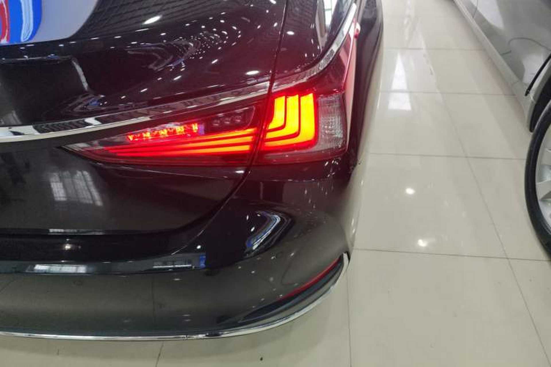 Used Lexus ES 2022 200 Excellence Edition Right Rear Taillight
