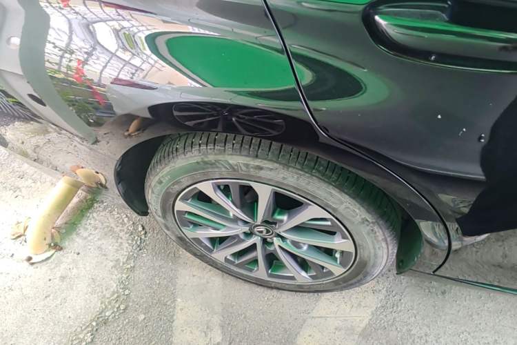 Used Lexus ES 2022 300h Excellence Edition Right Rear Wheel Hub