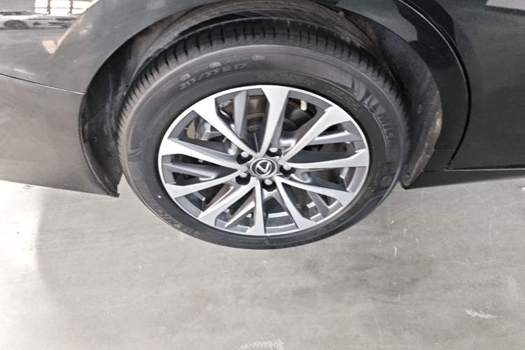 Used Lexus ES 2022 200 Excellence Edition Right Rear Wheel Hub