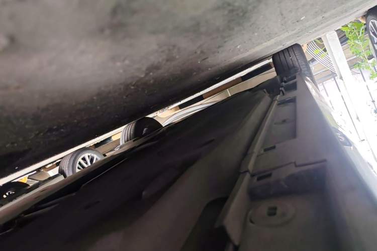 Used Lexus ES 2022 300h Excellence Edition Right Side Sill