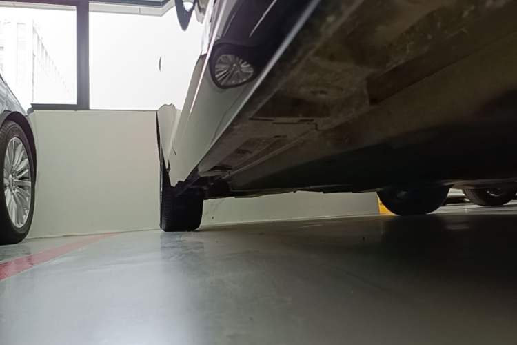 Used Lexus ES 2022 200 Excellence Edition Right Side Sill