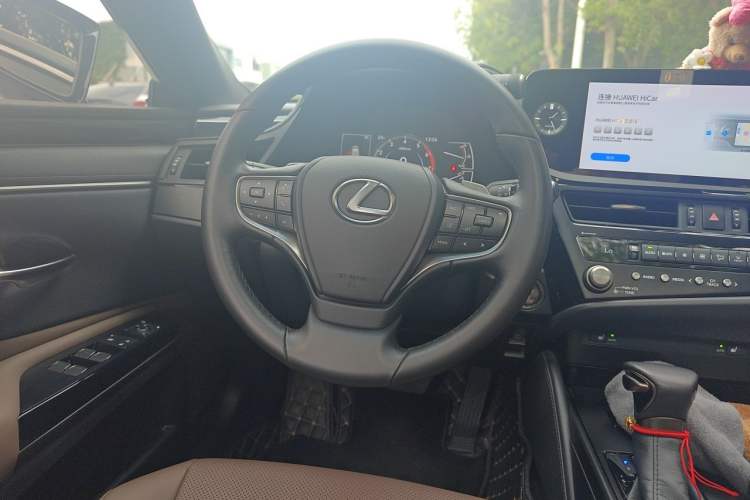 Used Lexus ES 2022 300h Excellence Edition Steering Wheel
