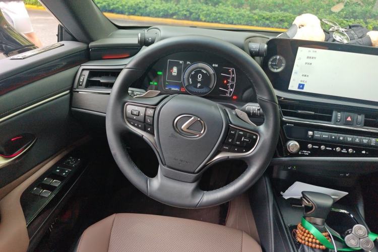 Used Lexus ES 2022 300h Excellence Edition Steering Wheel
