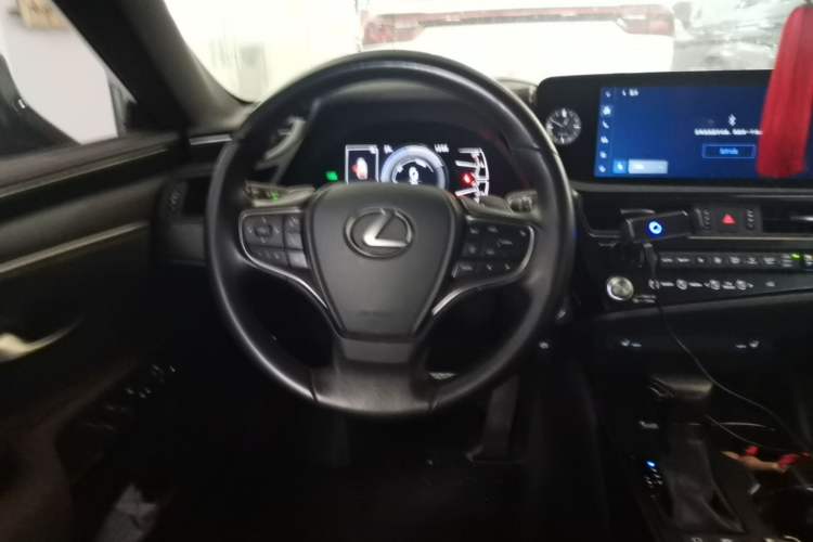 Used Lexus ES 2022 300h Excellence Edition Steering Wheel