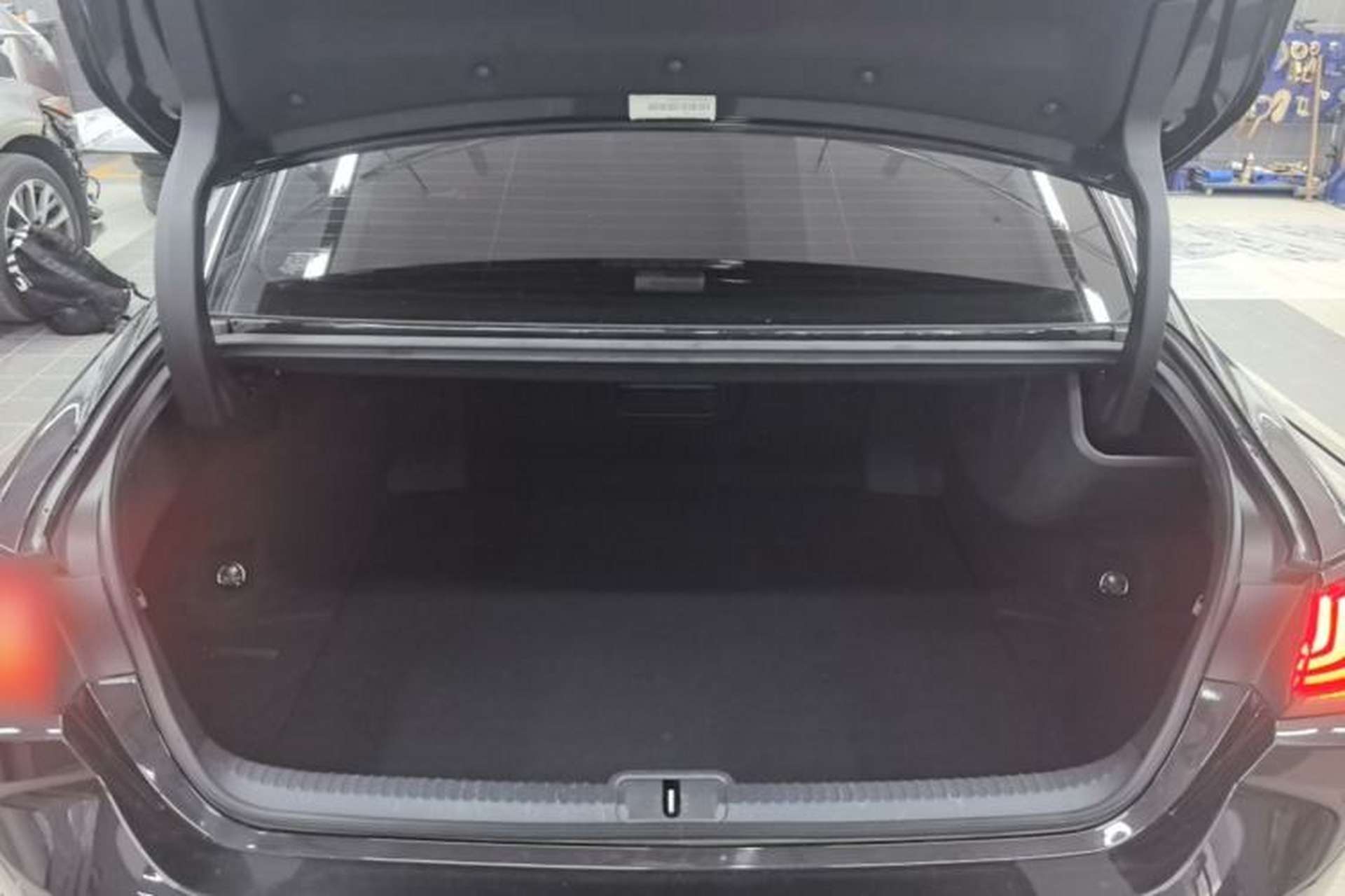 Used Lexus ES 2022 200 Excellence Edition Trunk