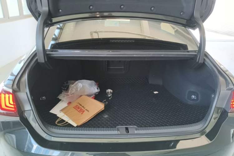 Used Lexus ES 2022 200 Luxury Edition Trunk