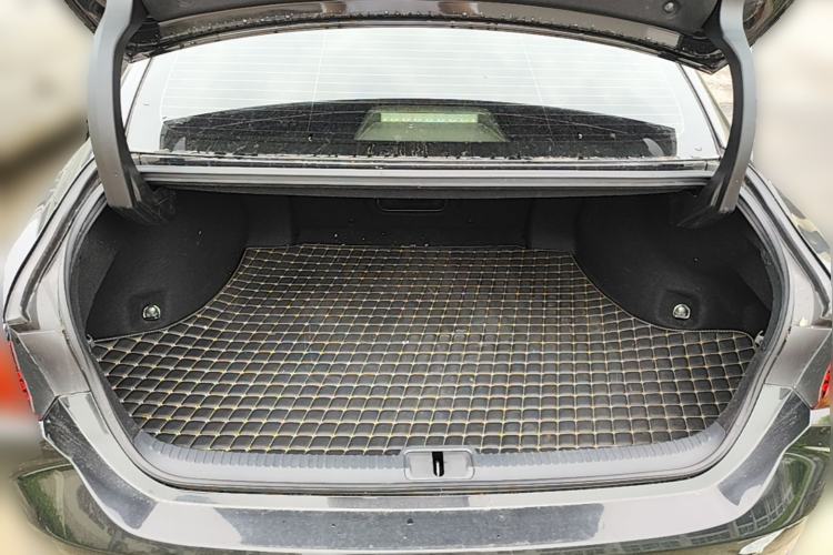 Used Lexus ES 2022 300h Excellence Edition Trunk