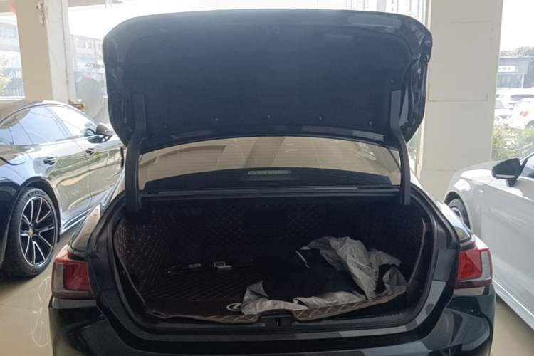 Used Lexus ES 2022 200 Excellence Edition Trunk
