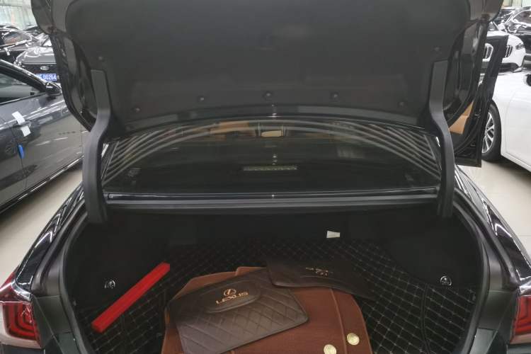 Used Lexus ES 2022 200 Excellence Edition Trunk