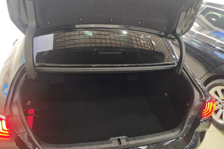 Used Lexus ES 2022 200 Excellence Edition Trunk
