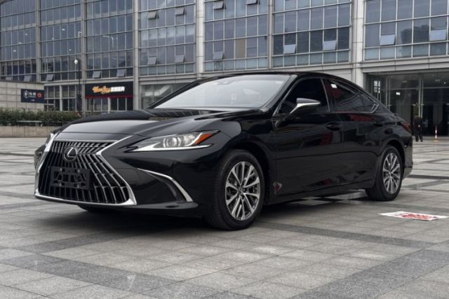 Used Lexus ES 2022 300h Excellence Edition