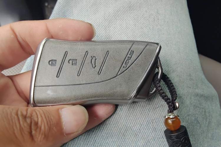 Used Lexus ES 2022 300h Excellence Edition Vehicle Key