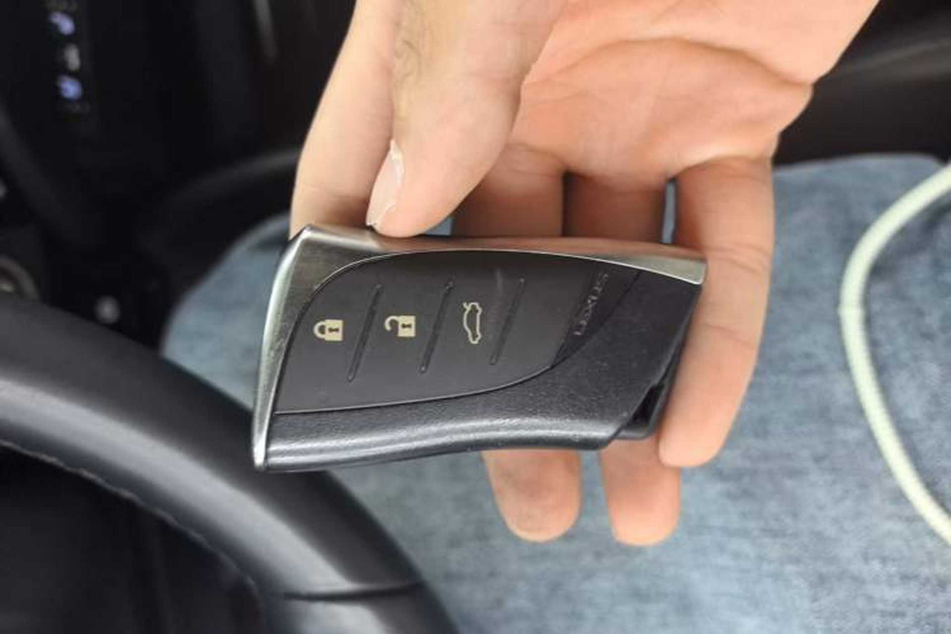 Used Lexus ES 2022 200 Excellence Edition Vehicle Key
