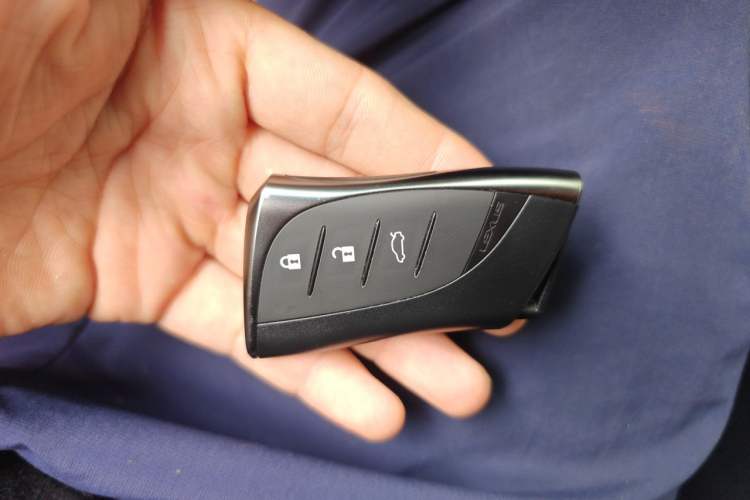 Used Lexus ES 2022 300h Excellence Edition Vehicle Key