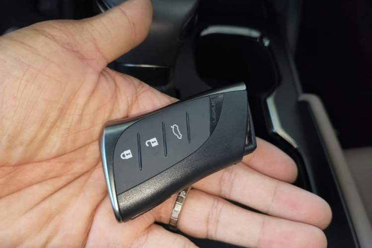 Used Lexus ES 2022 200 Luxury Edition Vehicle Key